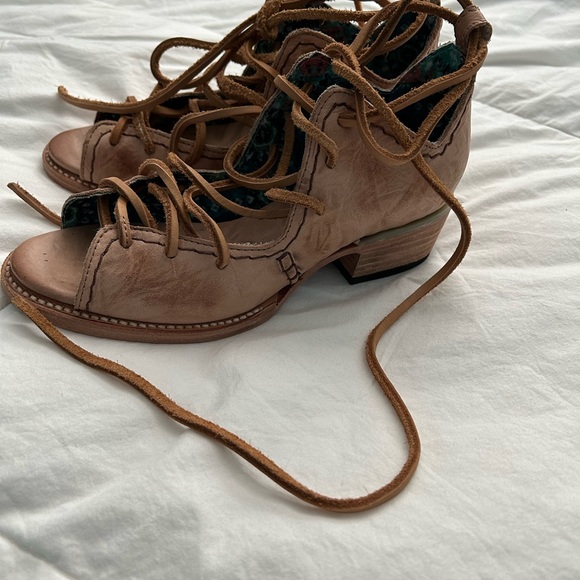 Sandals - Picture 4 of 4